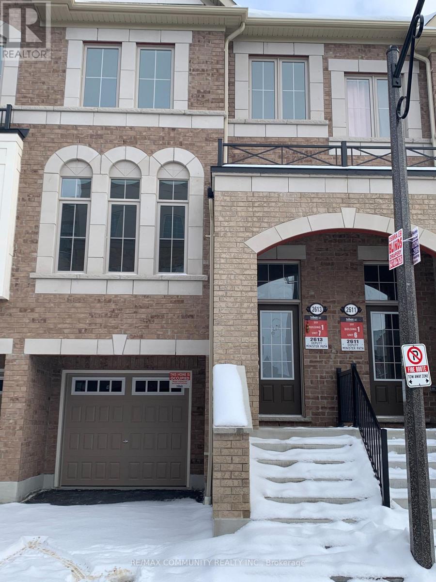 2613 Deputy Minister Path Avenue, Oshawa, ON photo 1
