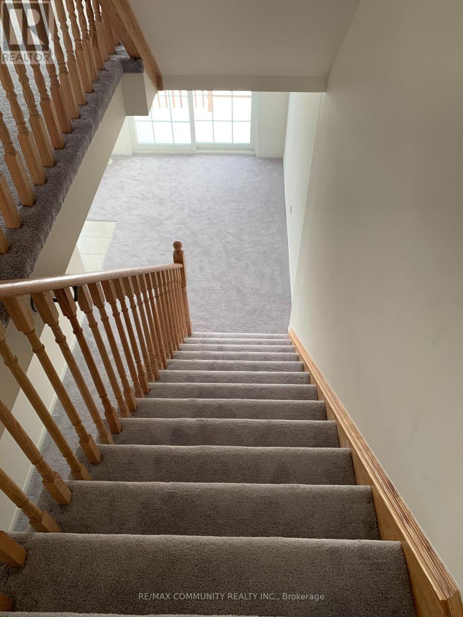 2613 Deputy Minister Path Avenue, Oshawa, ON photo 13