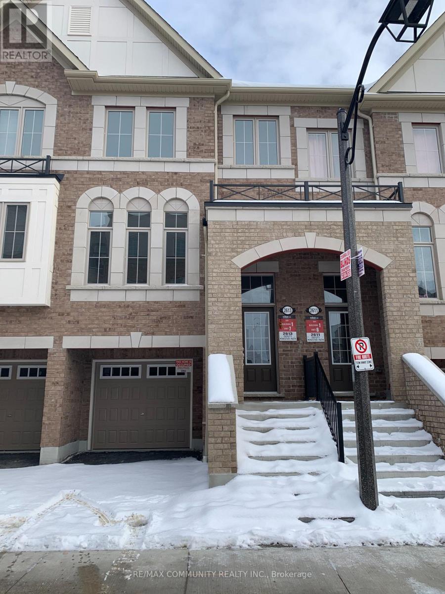 2613 Deputy Minister Path Avenue, Oshawa, ON photo 2