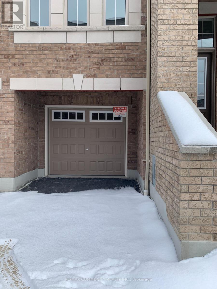 2613 Deputy Minister Path Avenue, Oshawa, ON photo 3