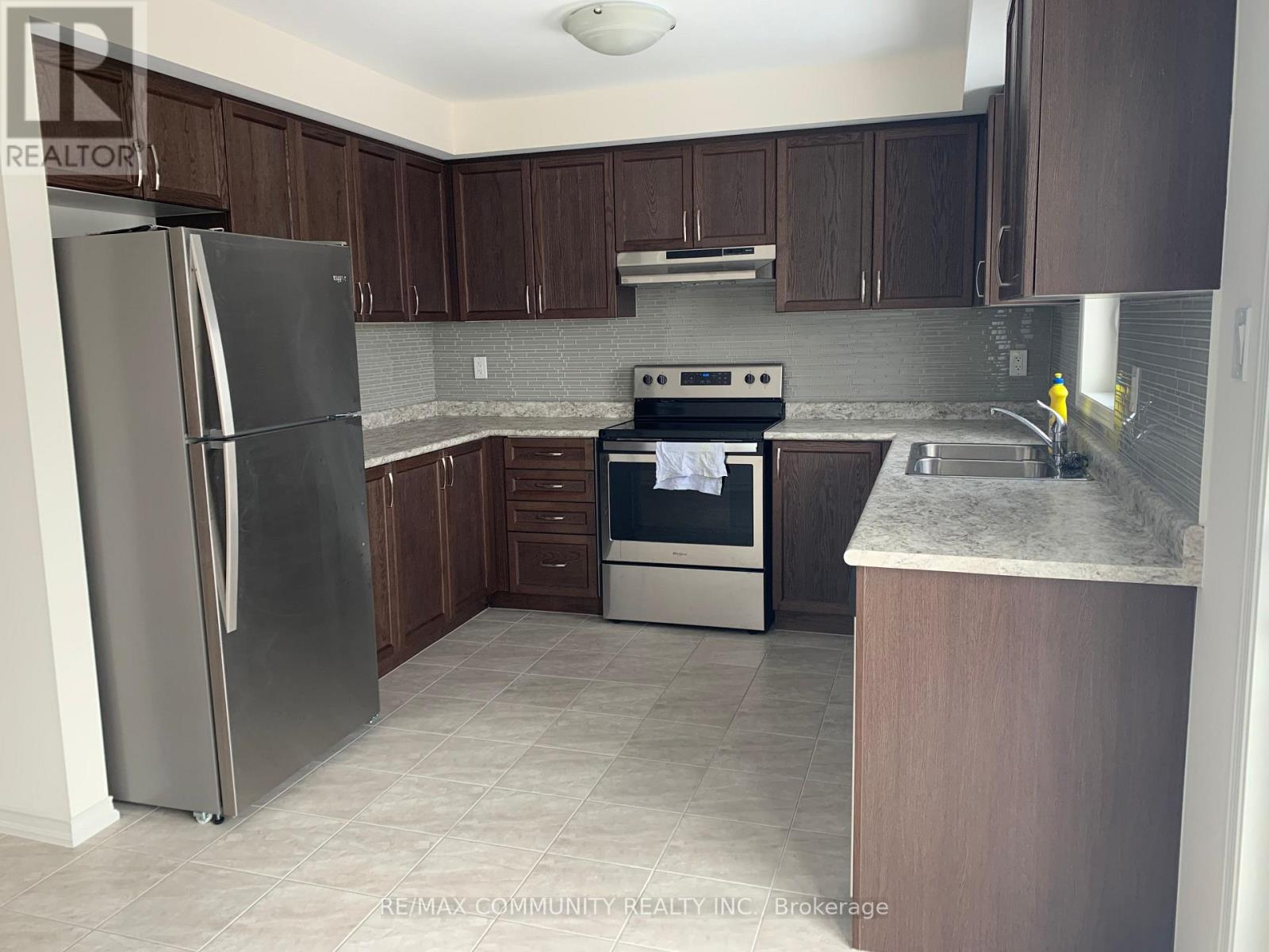 2613 Deputy Minister Path Avenue, Oshawa, ON photo 8
