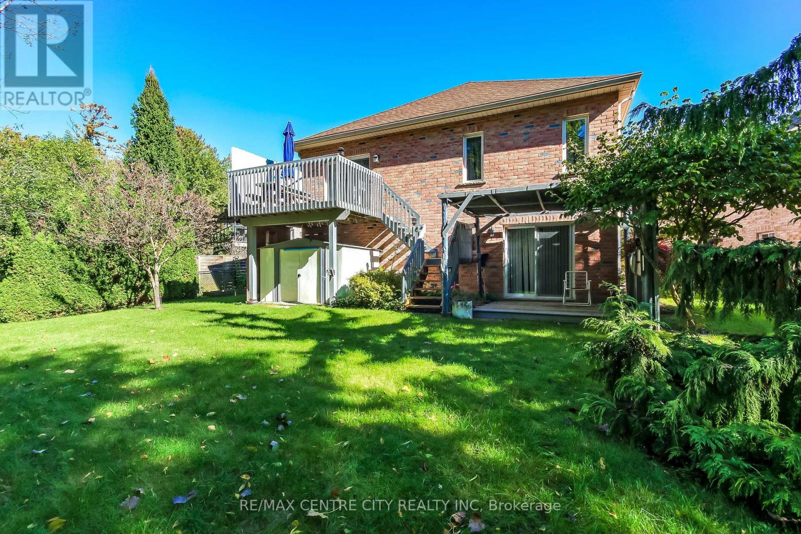22 Harrington Crescent — photo 27