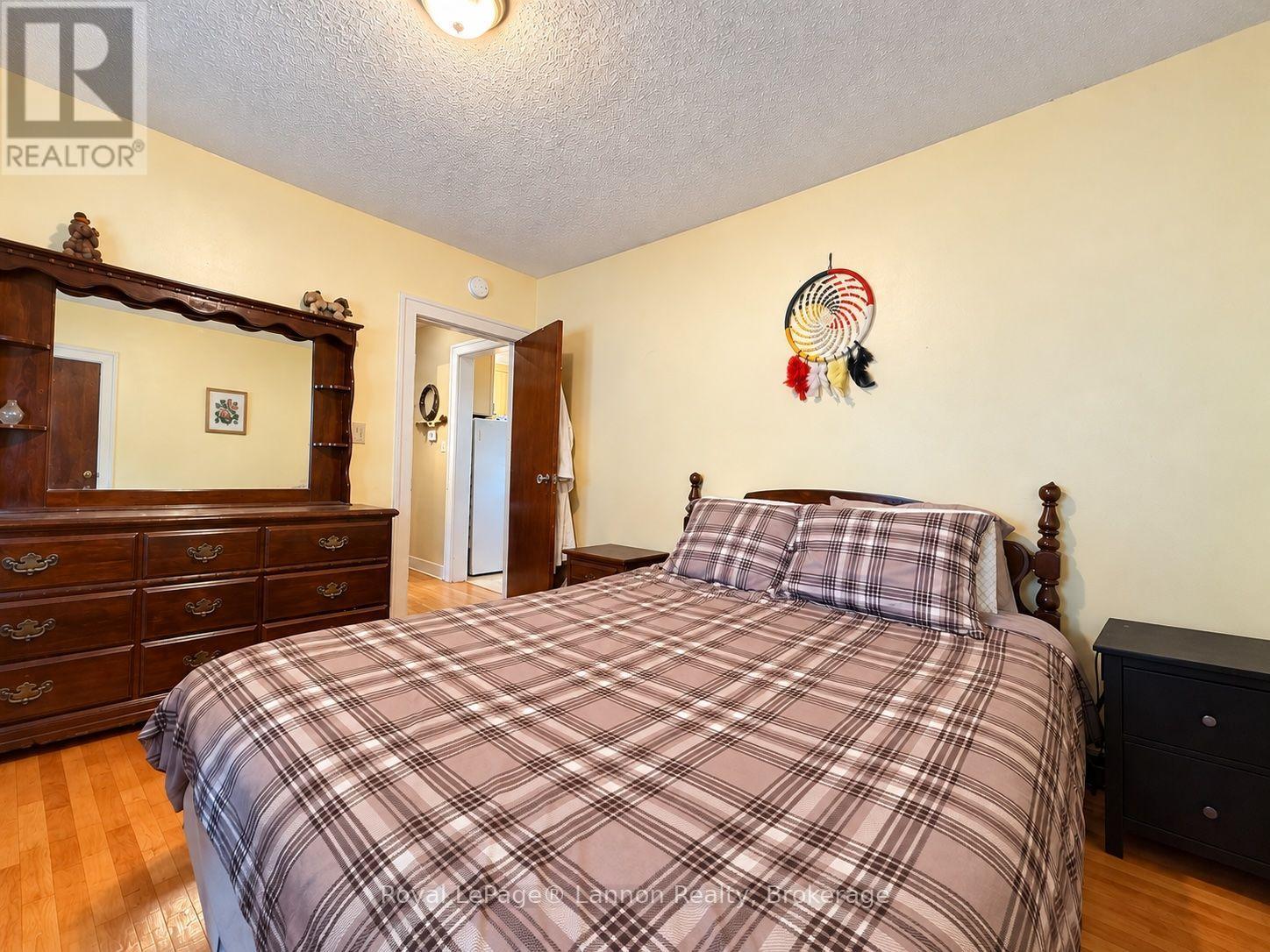 362 MCKELLAR STREET N - 13