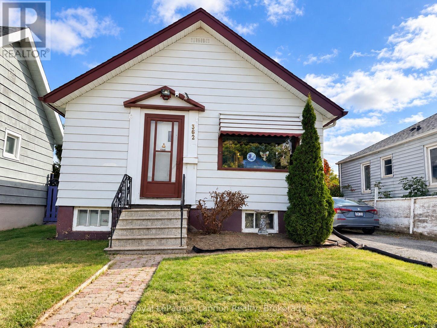 362 MCKELLAR STREET N - 2