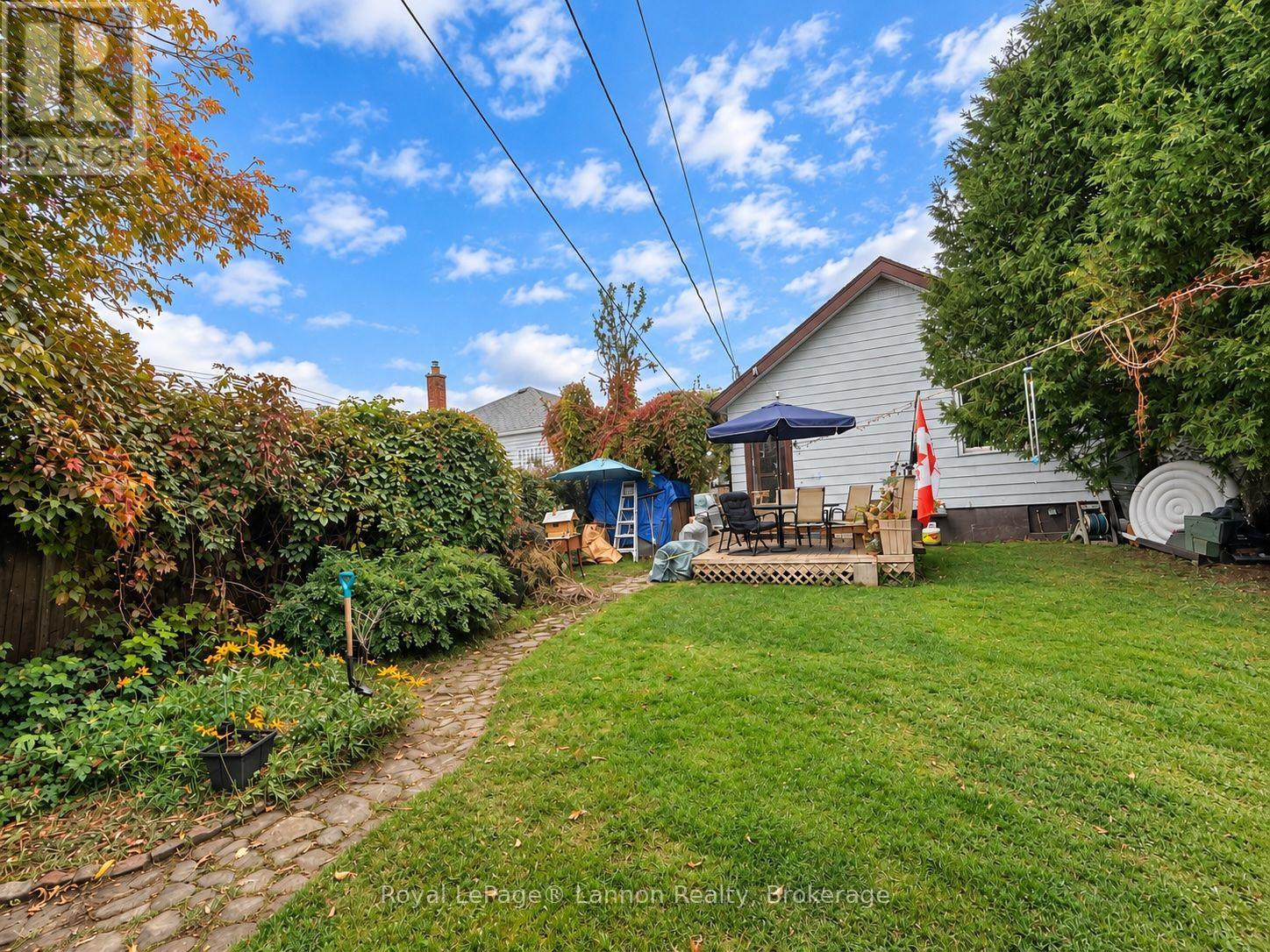 362 MCKELLAR STREET N - 30