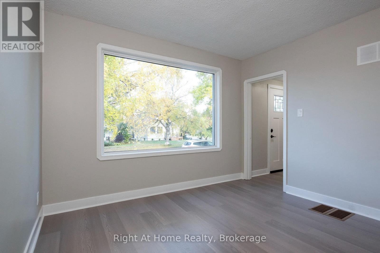 163 Mckibbin Street — photo 10