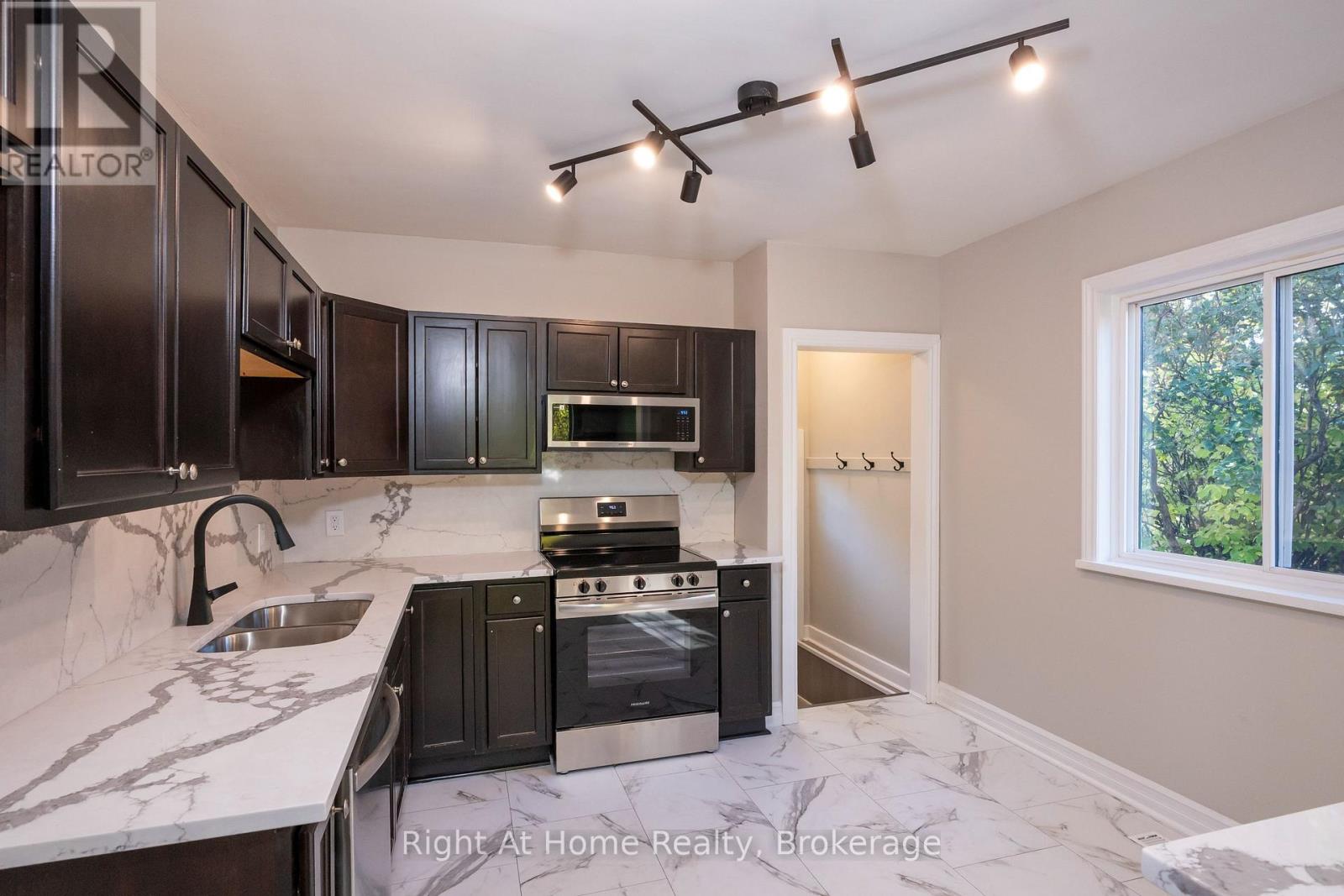 163 MCKIBBIN STREET - 17