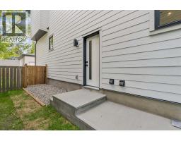 1025 32 Avenue NW - photo 48