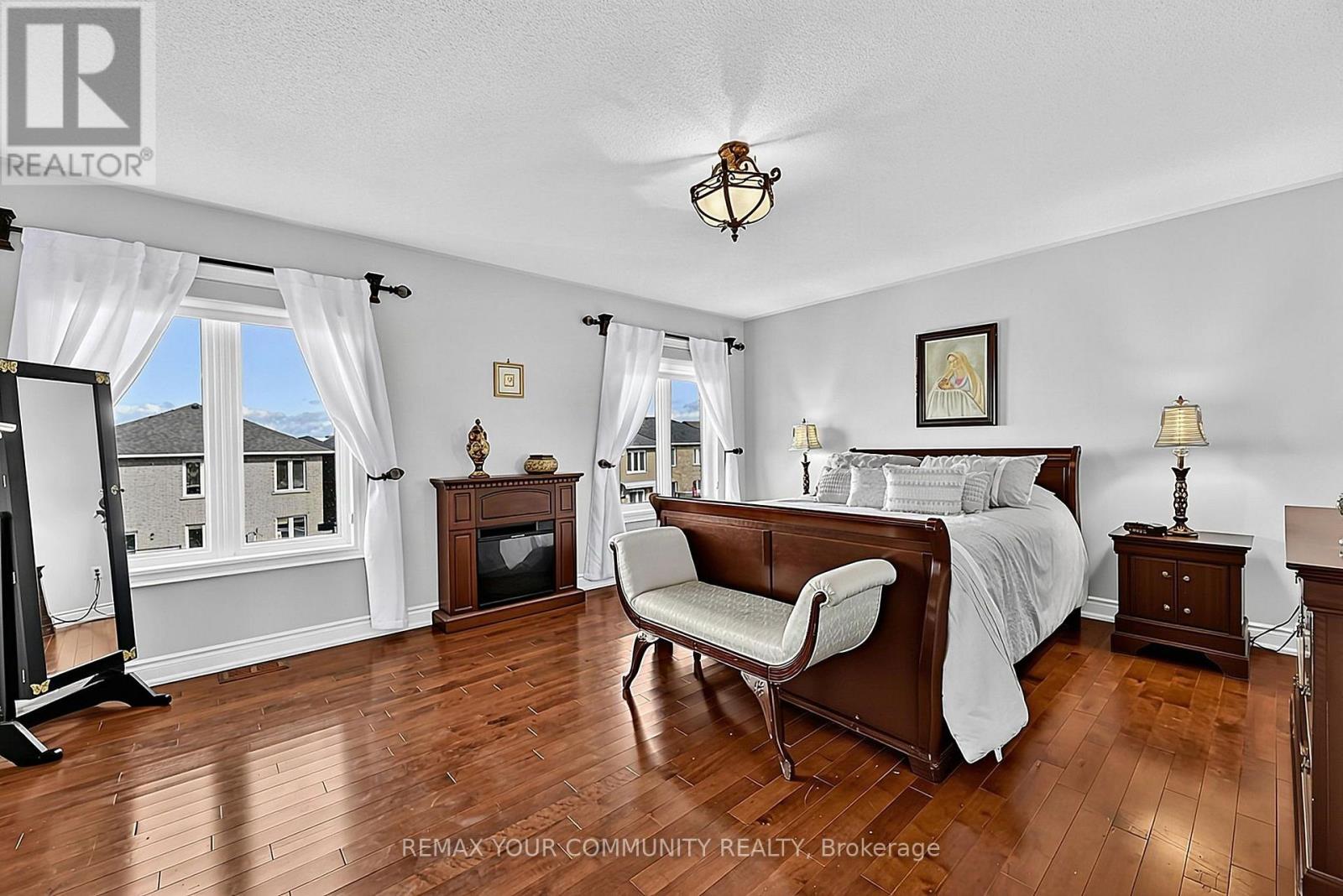 161 RICHARDSON CRESCENT - 27