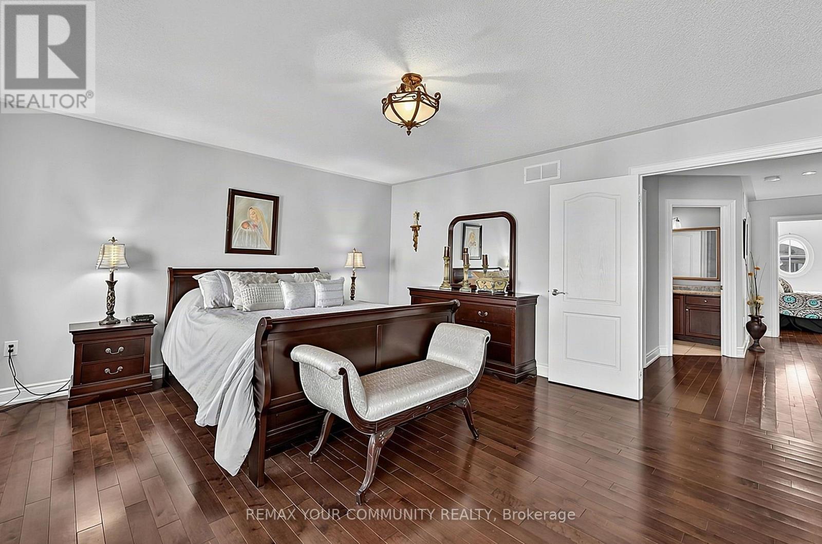161 RICHARDSON CRESCENT - 28