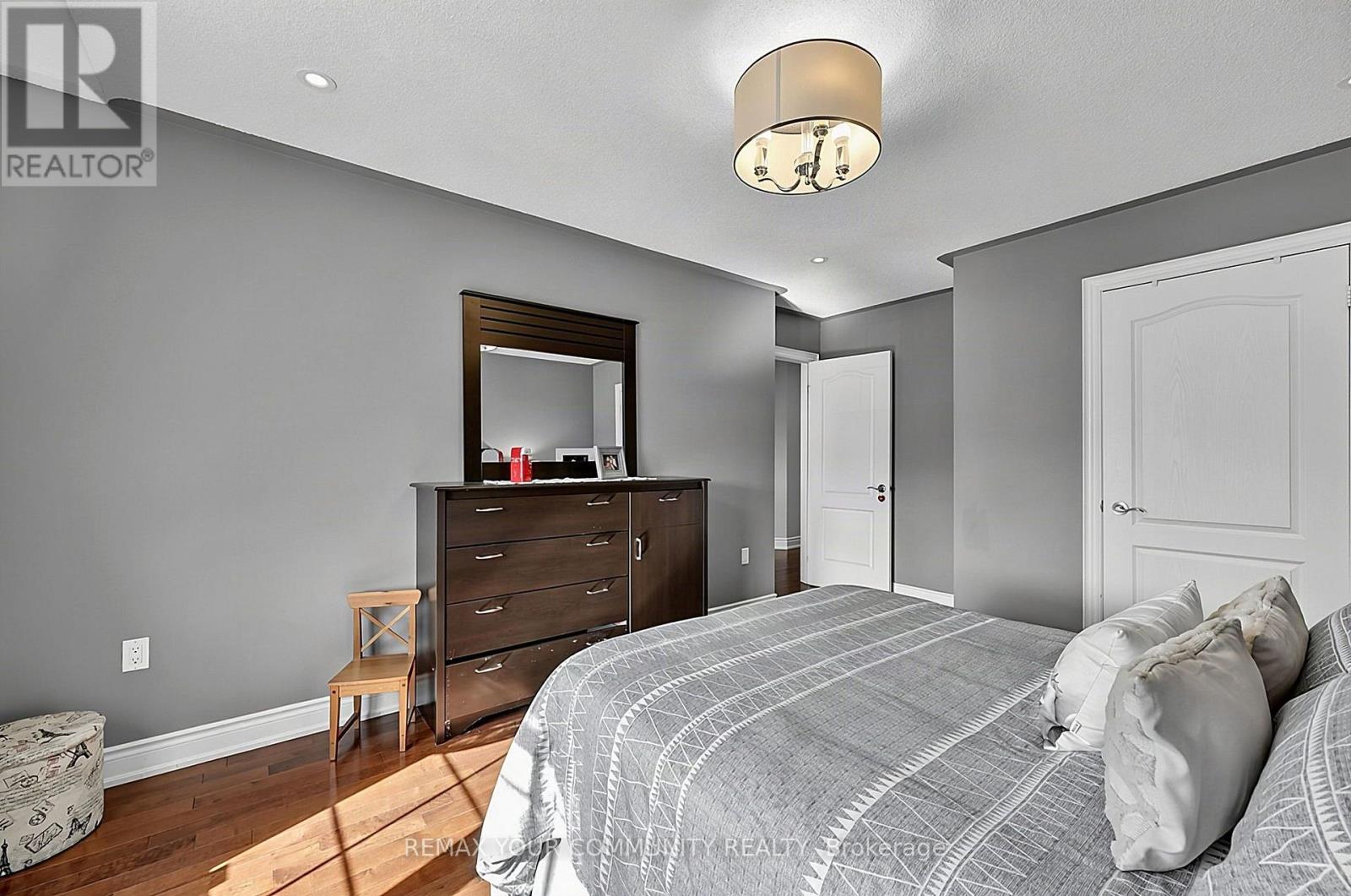 161 RICHARDSON CRESCENT - 29