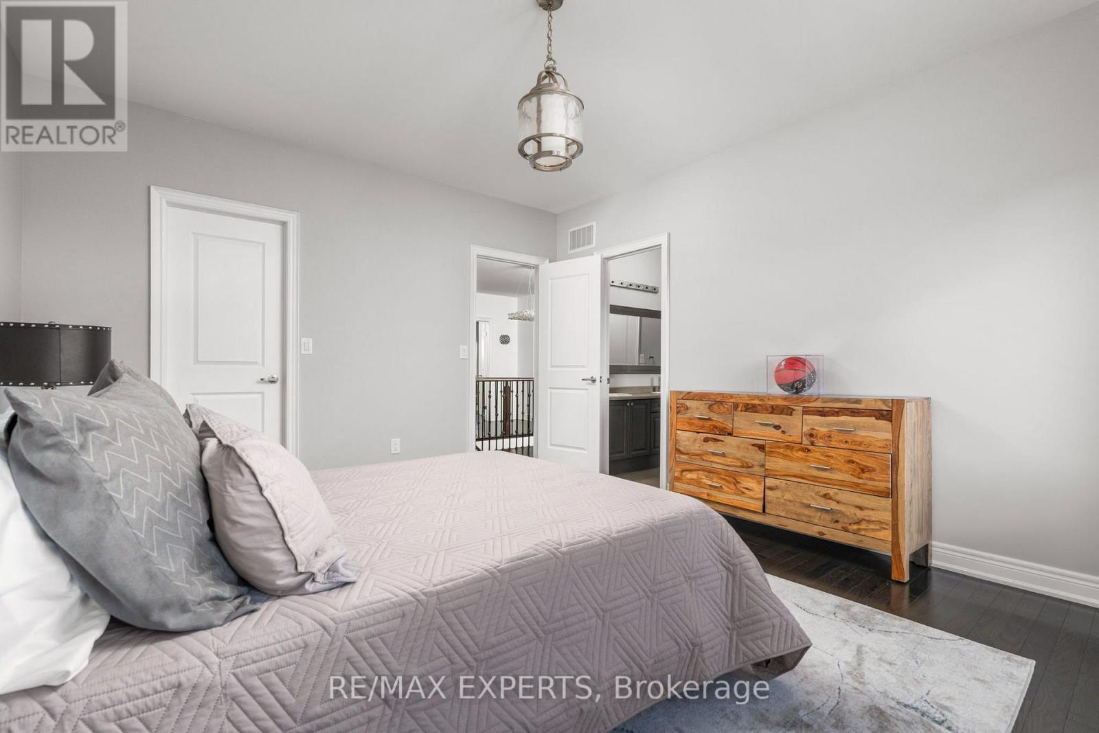 16 THOMAS NOBLE COURT - Image 38