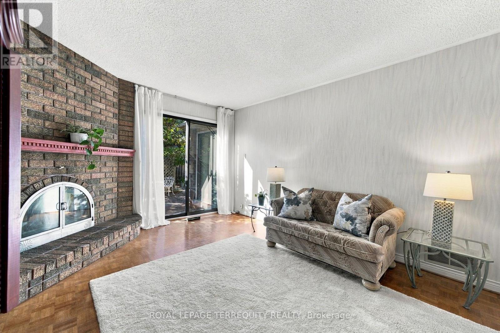8 Mallory Avenue, Markham, ON photo 16