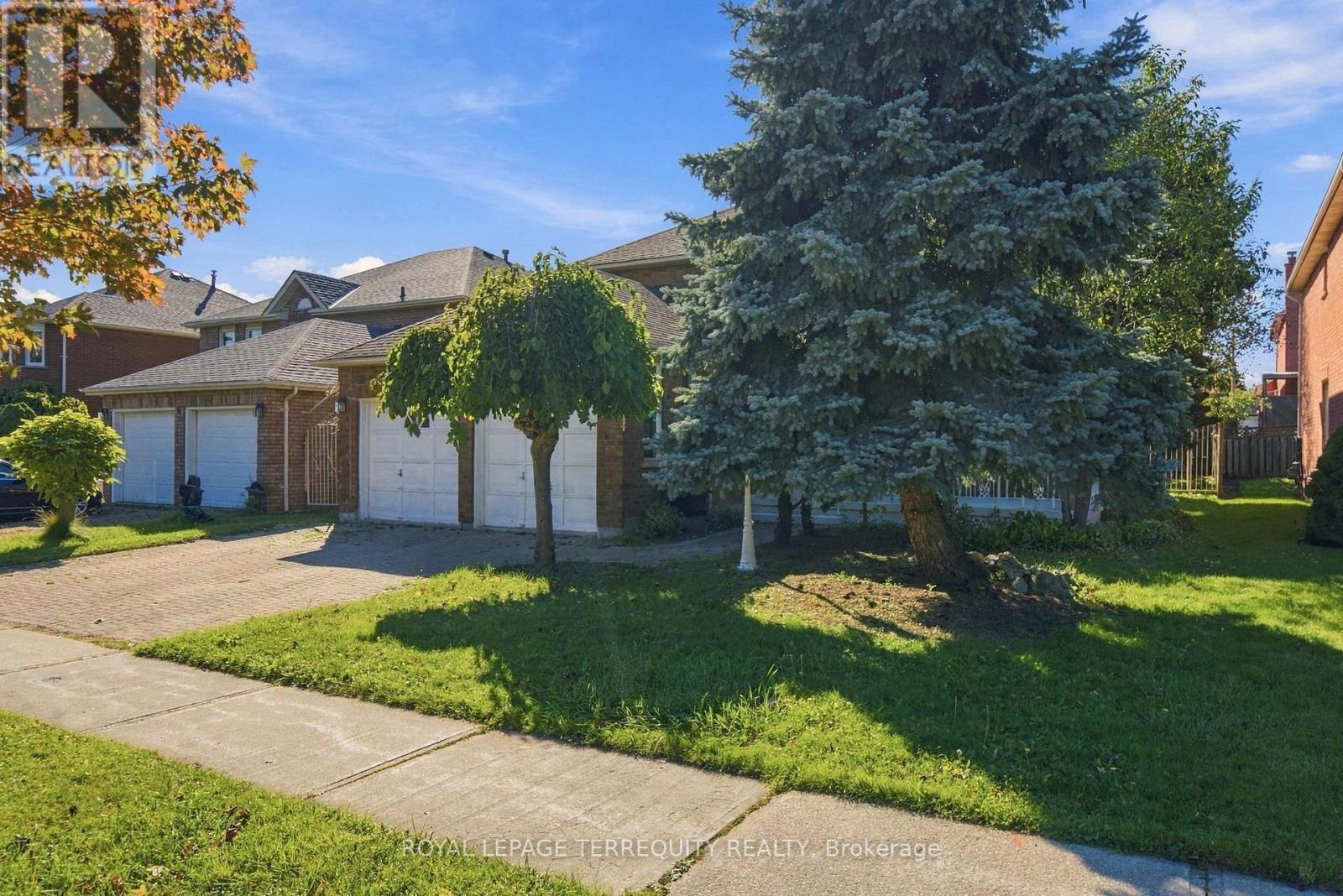 8 Mallory Avenue, Markham, ON photo 3