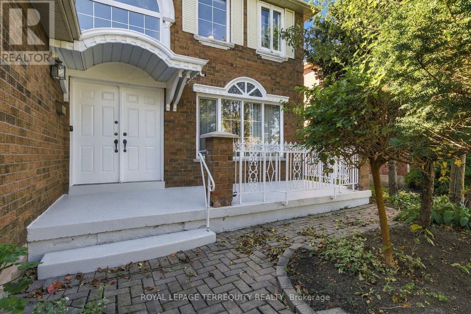 8 Mallory Avenue, Markham, ON photo 4