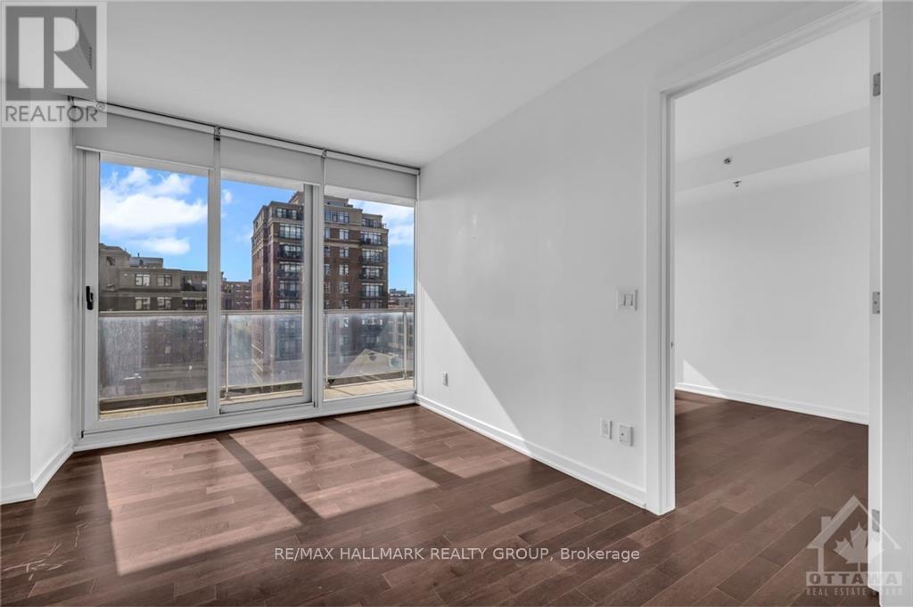 300 Lisgar Street — photo 12