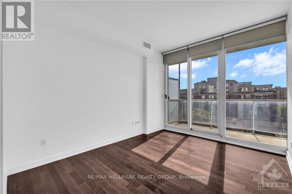 300 Lisgar Street — photo 15