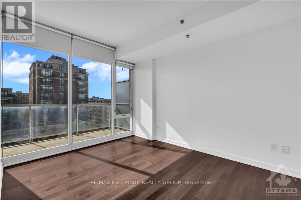 300 Lisgar Street — photo 17