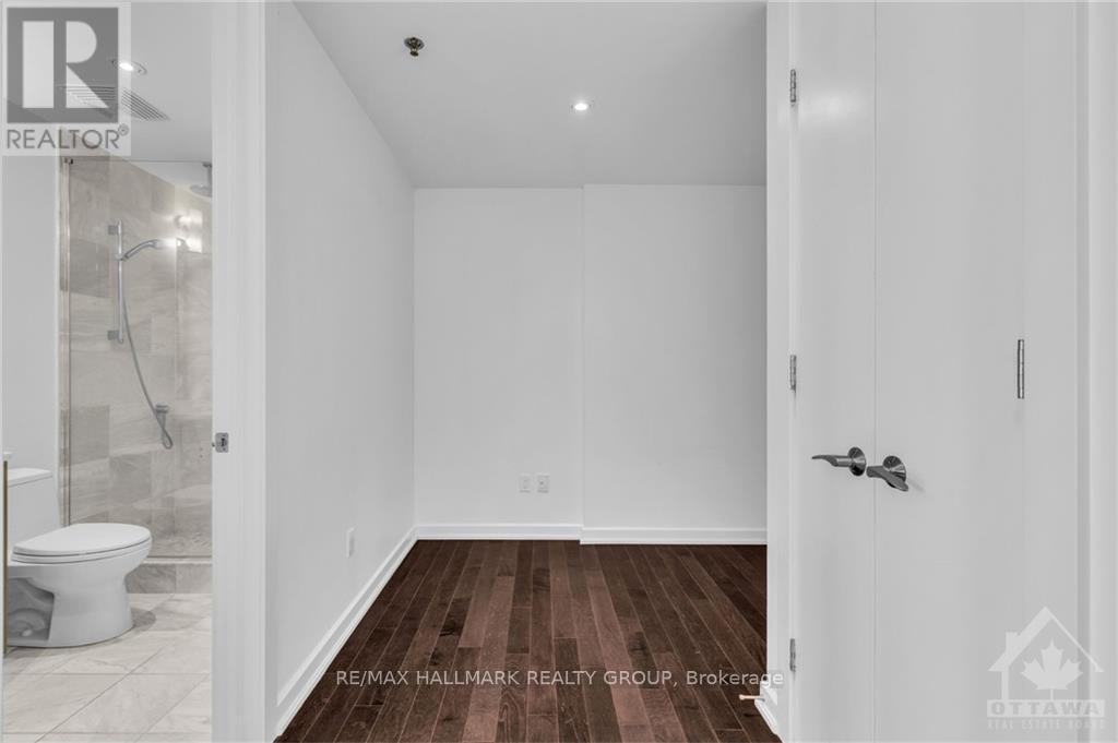 300 Lisgar Street — photo 21