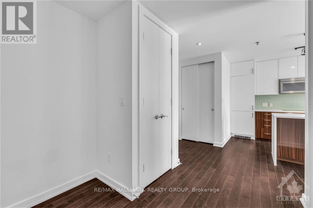 300 Lisgar Street — photo 22
