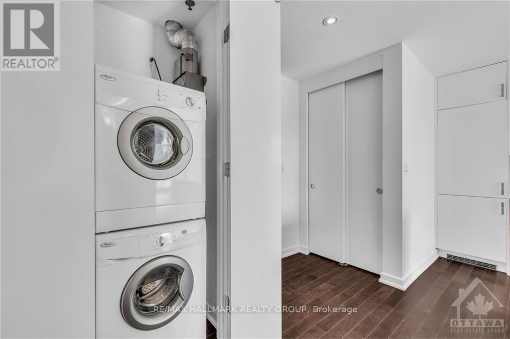 300 Lisgar Street — photo 24