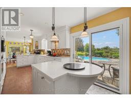 4 Doris Avenue, Ottawa, ON K1T3W8 Photo 12