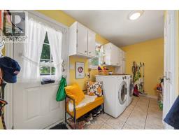 4 Doris Avenue, Ottawa, ON K1T3W8 Photo 14