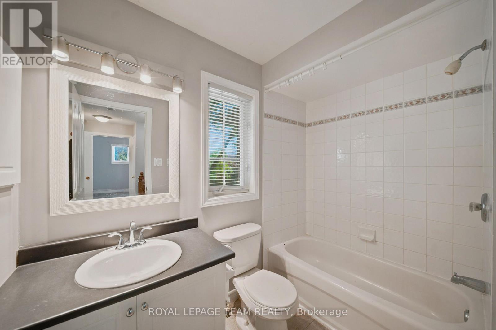 965 Markwick Crescent — photo 17