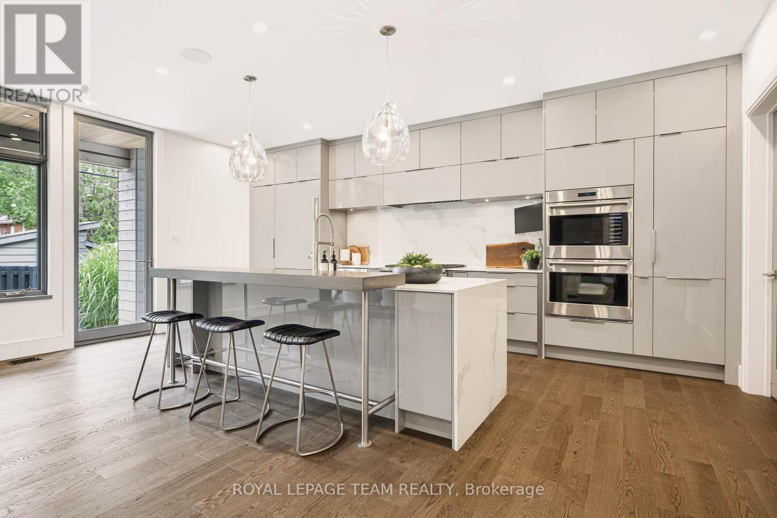 521 WESTMINSTER AVENUE - Image 15