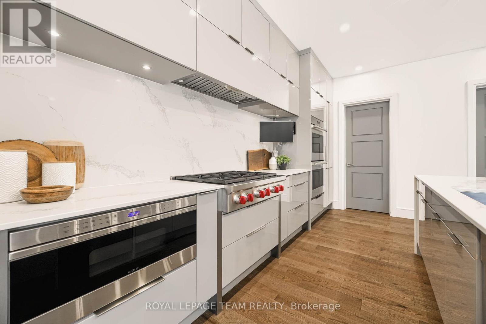 521 WESTMINSTER AVENUE - Image 17