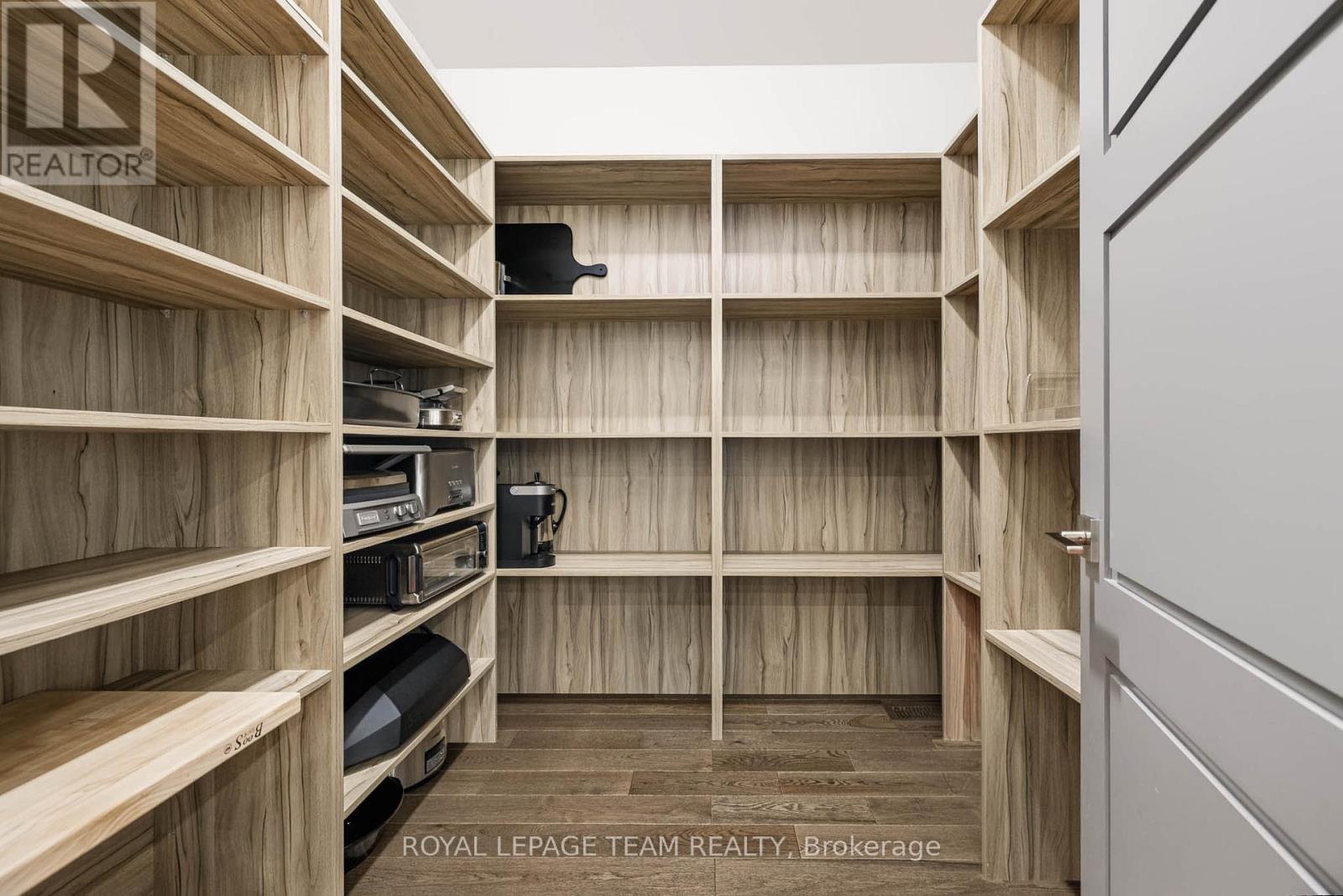 521 WESTMINSTER AVENUE - Image 19