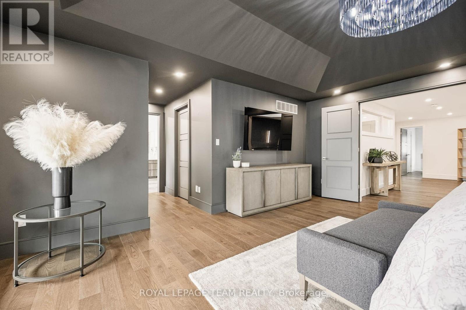 521 WESTMINSTER AVENUE - Image 23