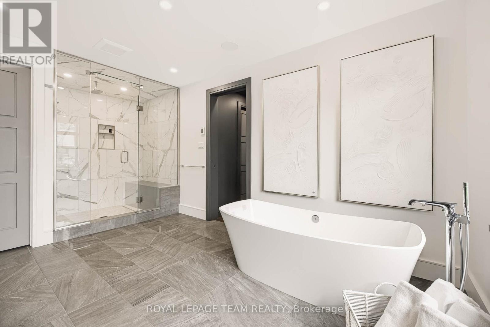 521 WESTMINSTER AVENUE - Image 28