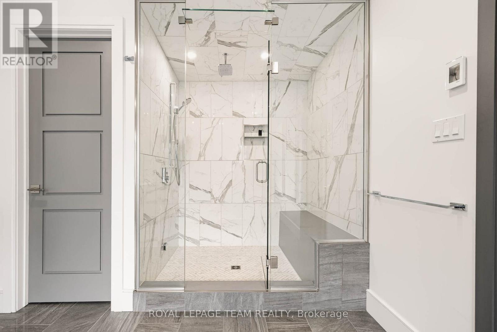 521 WESTMINSTER AVENUE - Image 29