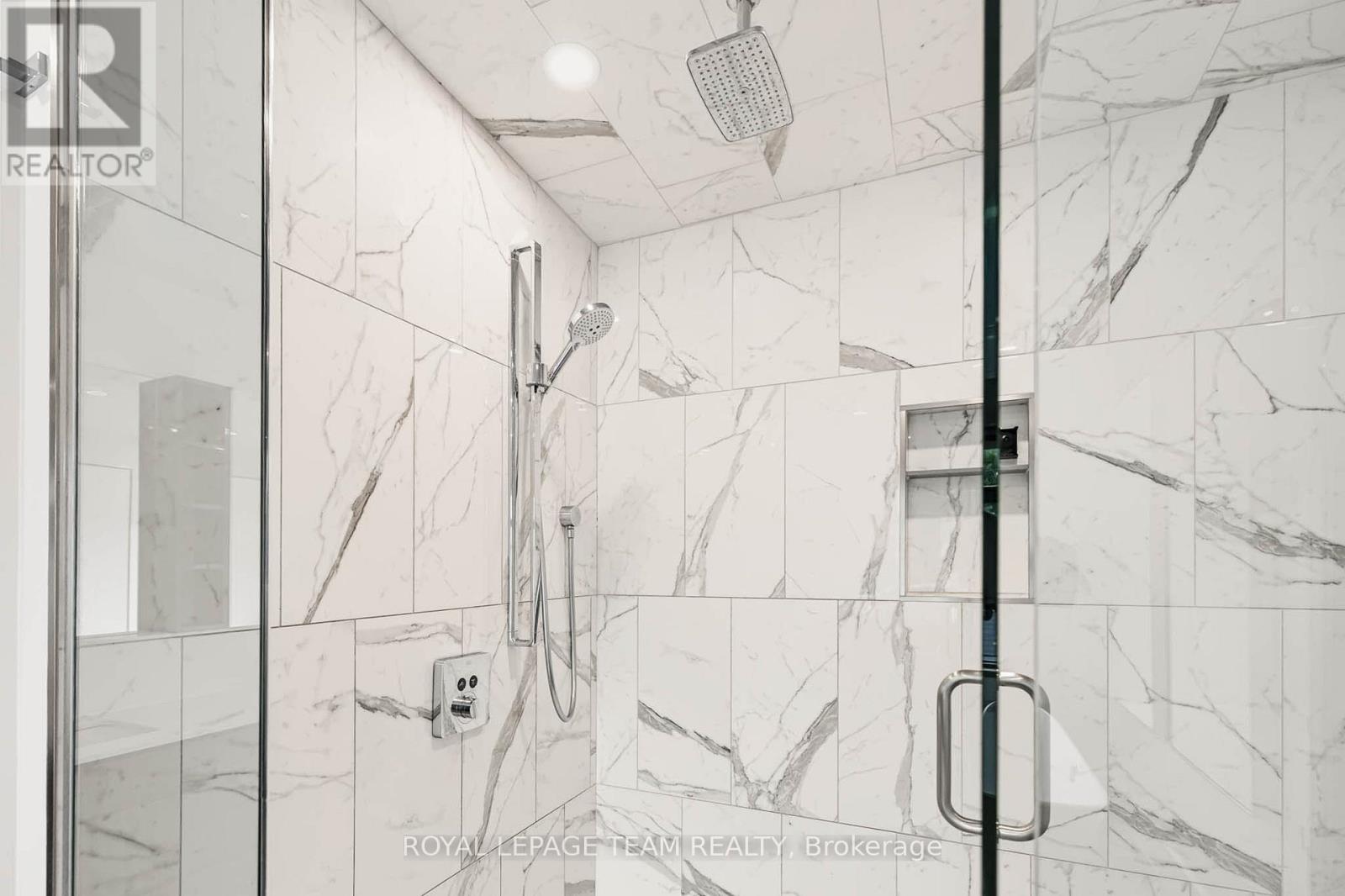 521 WESTMINSTER AVENUE - Image 30