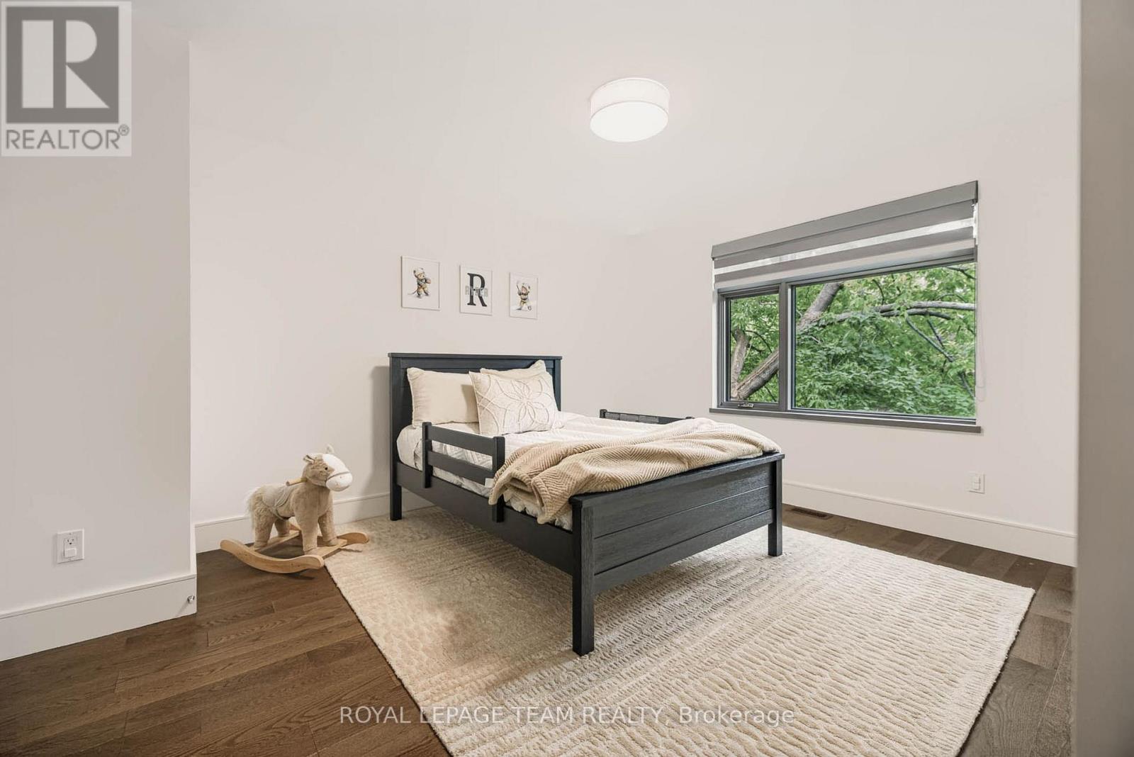 521 WESTMINSTER AVENUE - Image 38