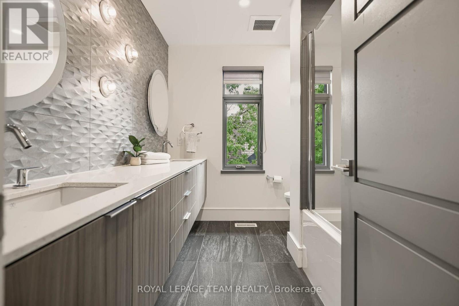 521 WESTMINSTER AVENUE - Image 42