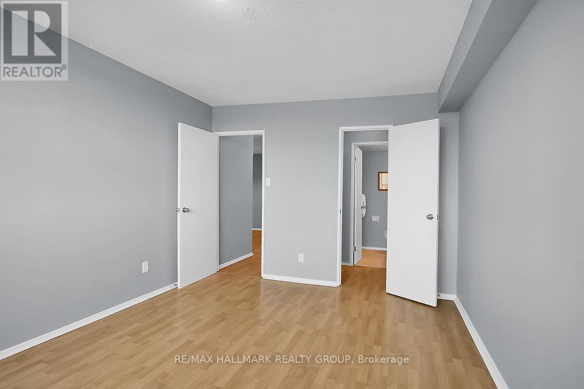 #704 555 BRITTANY DRIVE - Image 16