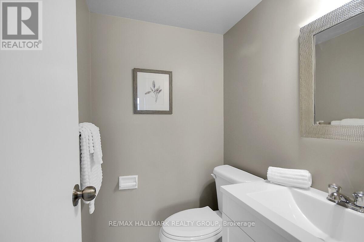 #704 555 BRITTANY DRIVE - Image 18