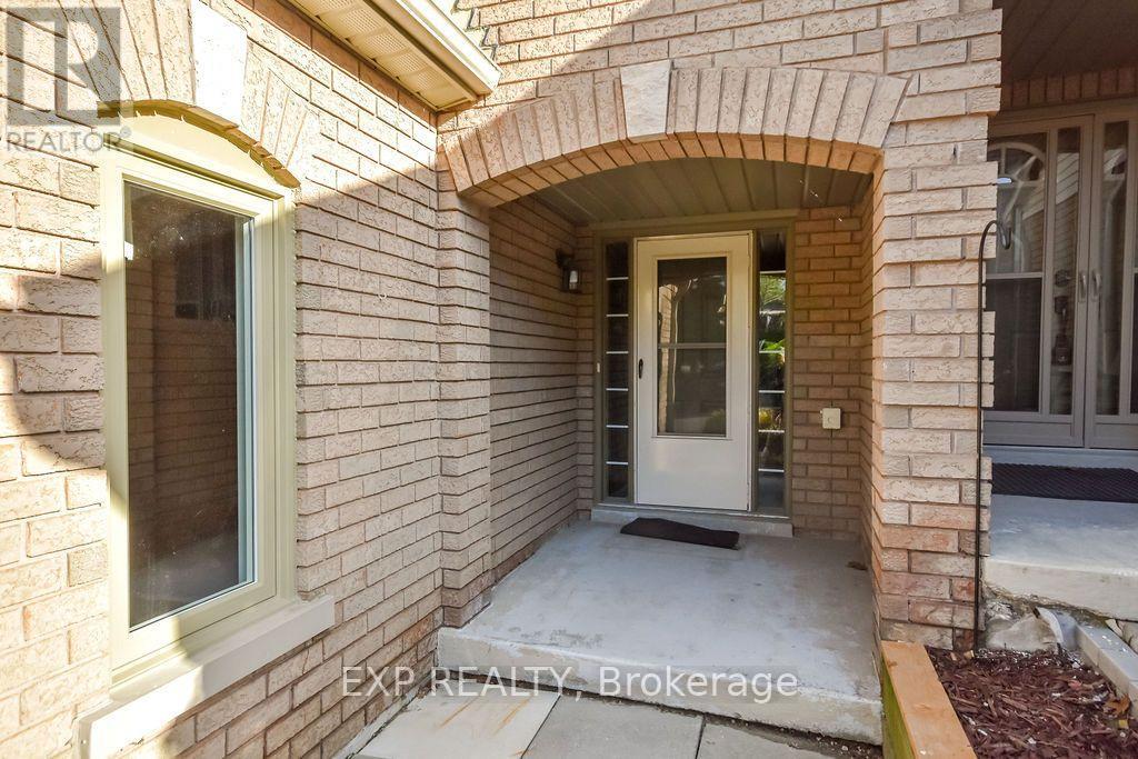 14- 492 Laclie Street, Orillia, ON photo 3