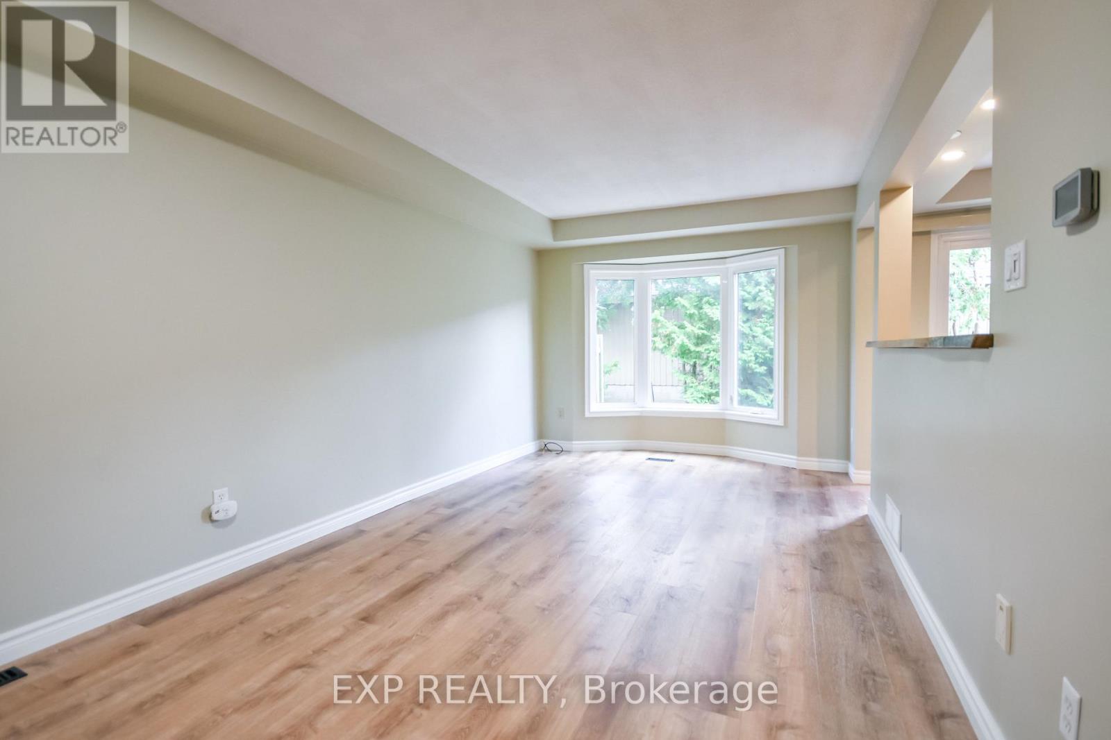 #14 492 LACLIE STREET - 4
