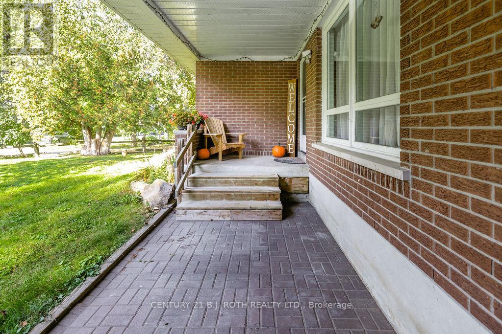 61 Ward Avenue, Oro-Medonte, ON photo 4