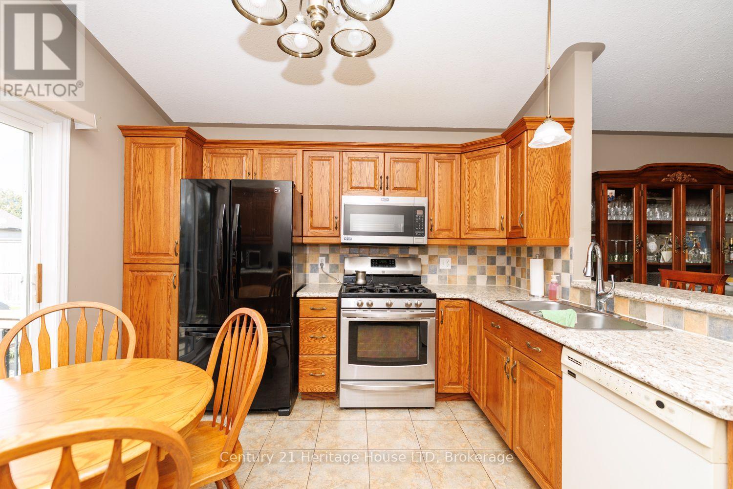 361 ANTOINETTE ROAD - 18