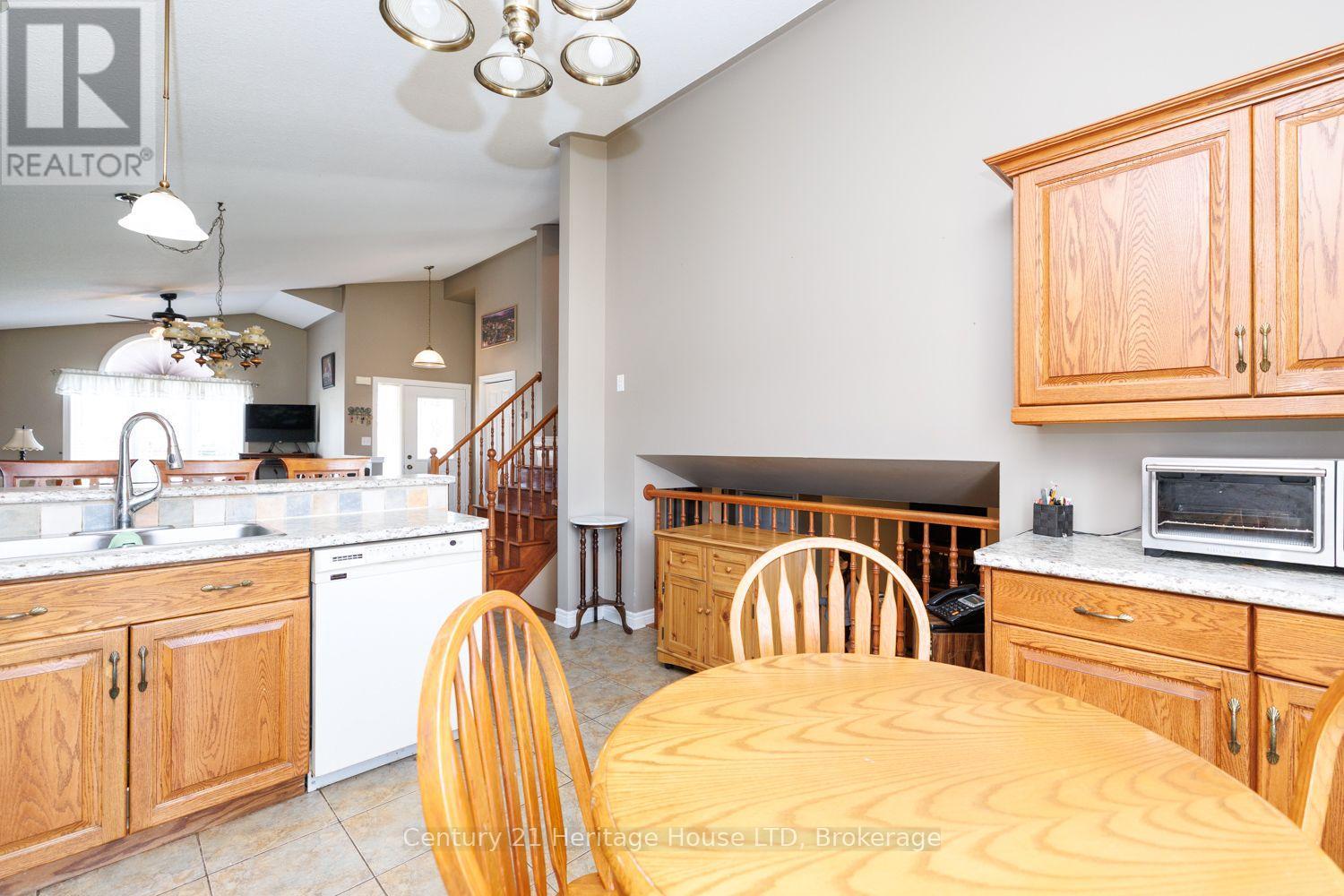 361 ANTOINETTE ROAD - 19