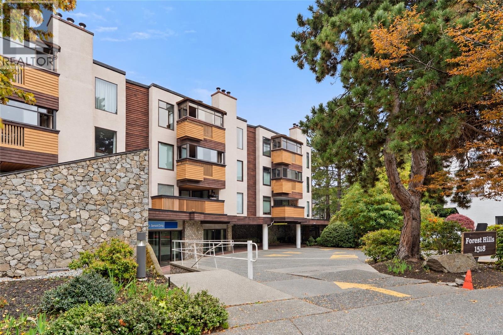 #306 1518 Pandora Ave - 32