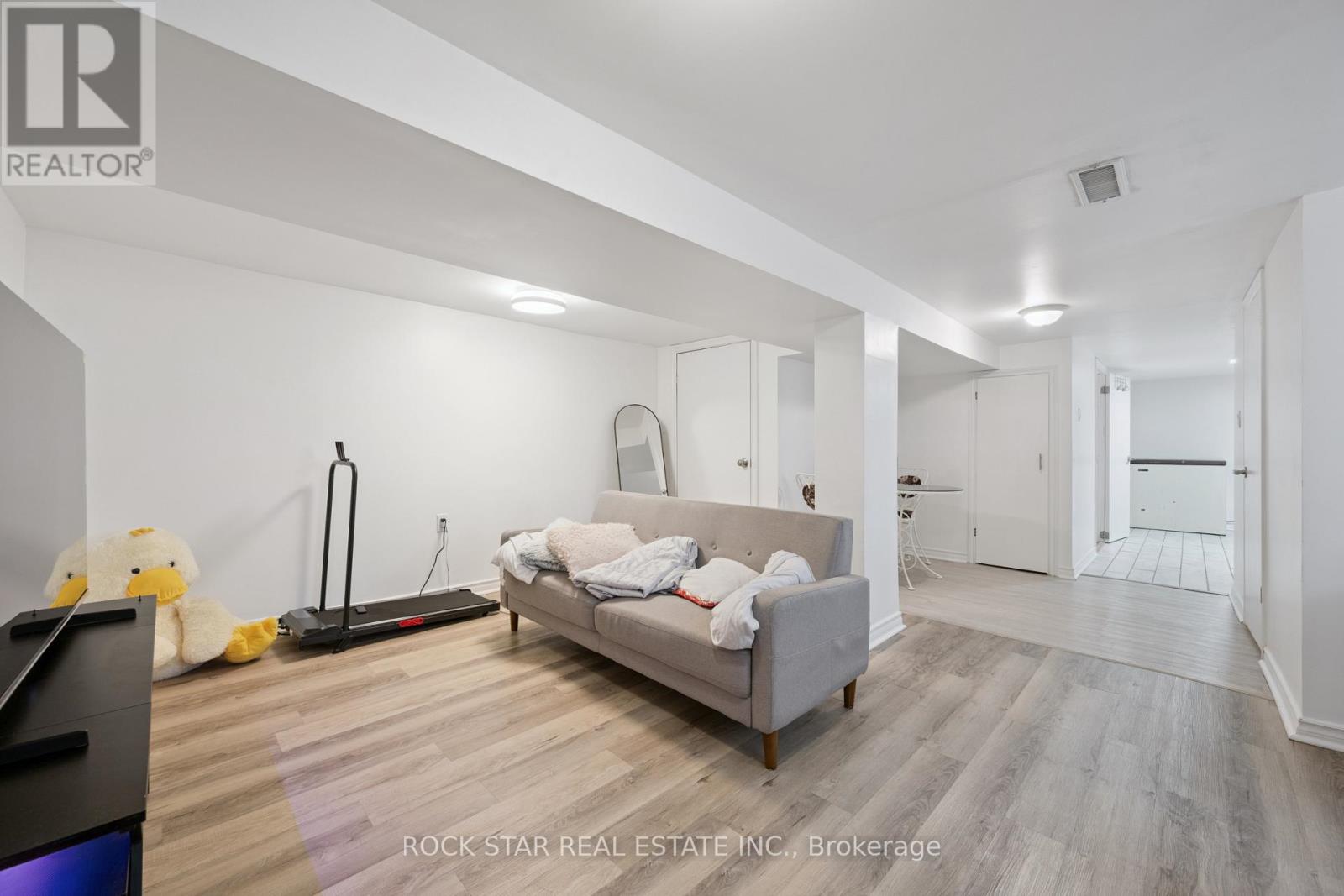 20 BRAEBURN AVENUE - 20