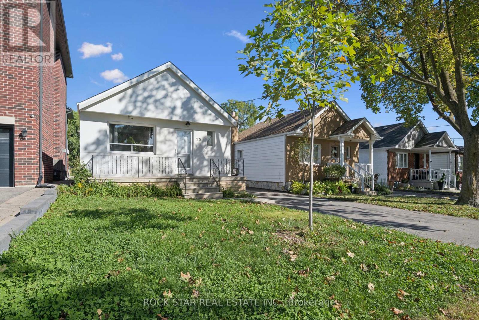 20 Braeburn Avenue, Toronto, ON photo 3
