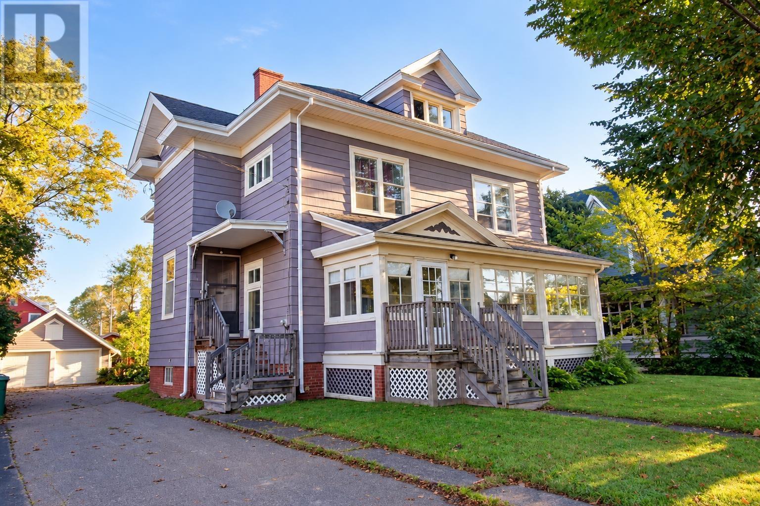 211 Notre Dame Street