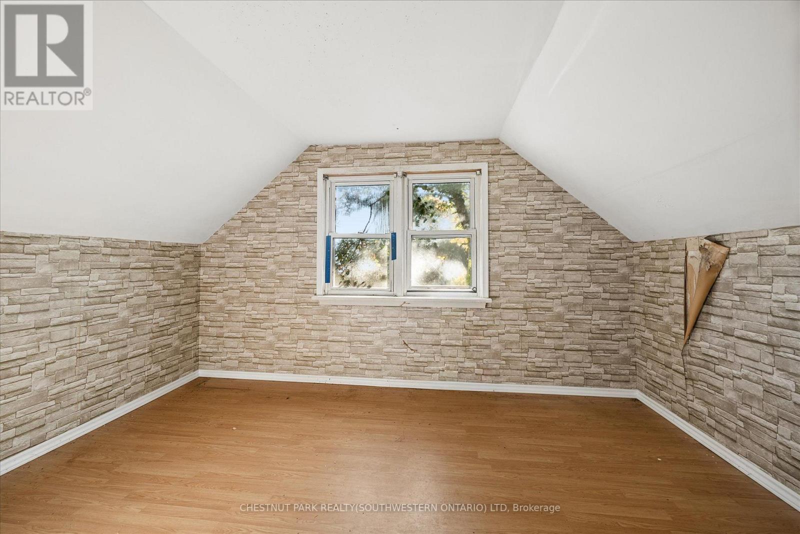 2 Lincoln Crescent, Guelph, ON photo 25