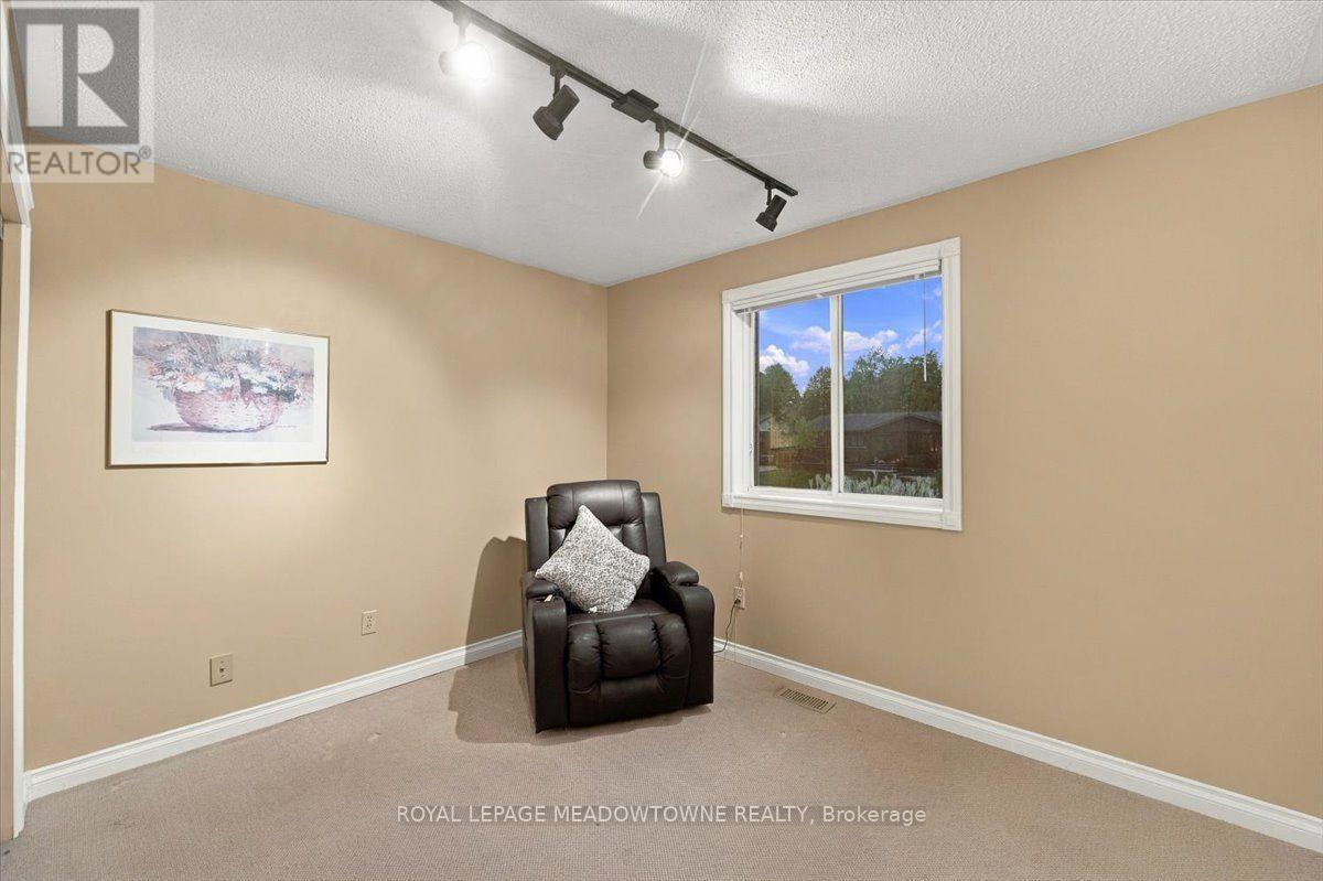 137 ORCHARD DRIVE - 22